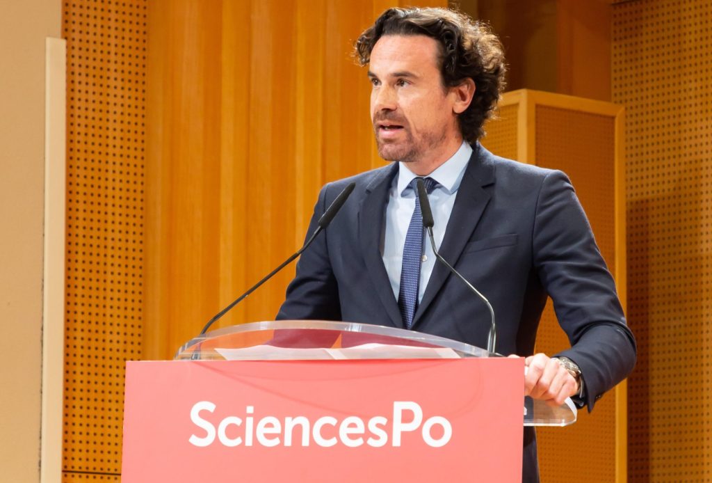 sciences-po-directeur-violences-conjugales-demissionne