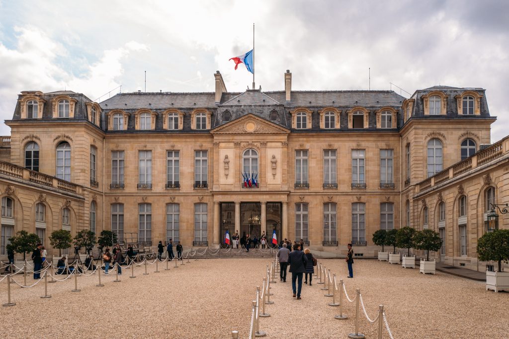 Emmanuel-macron-LFI-RN-parlement-assemblée-polemique